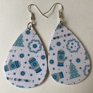 𝅺Faux Leather Christmas Holiday Earrings
